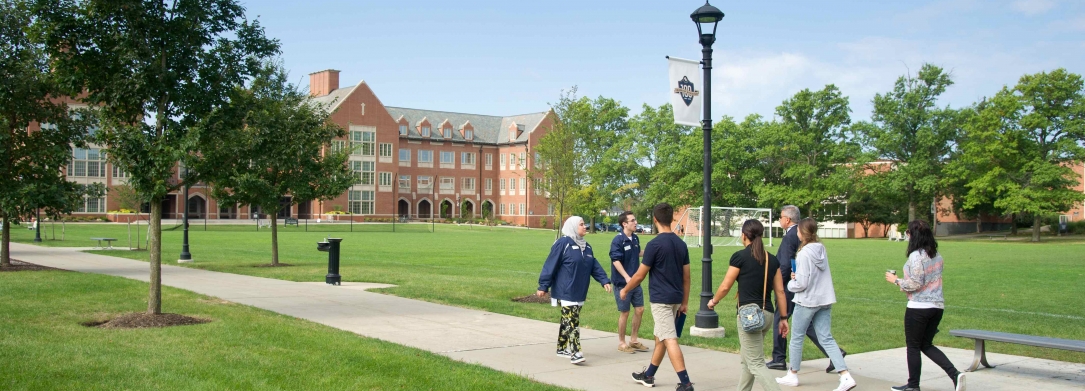 guides giving a tour of JCU campus